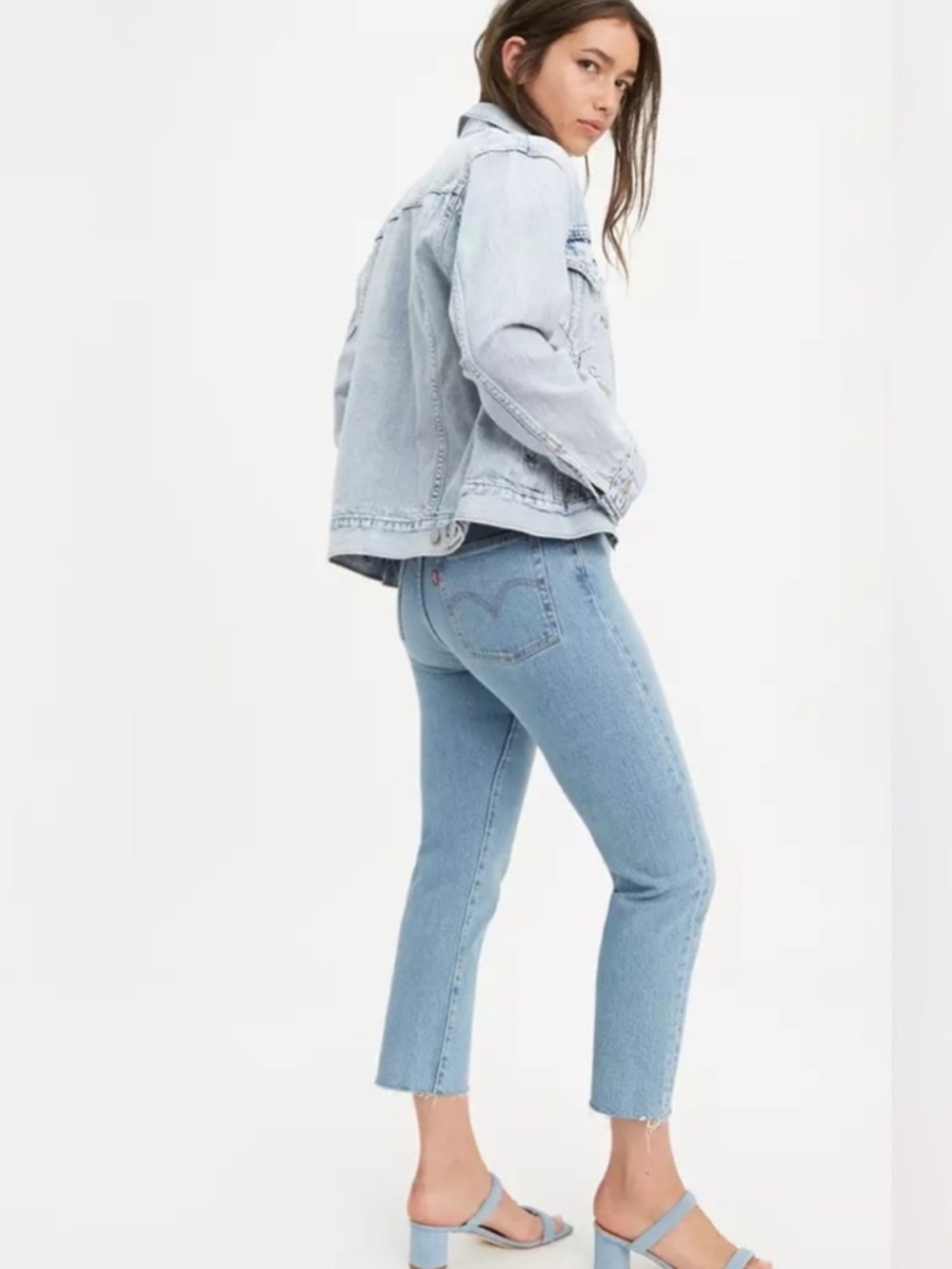 Levi’s Wedgie Straight Button Fly Cropped Raw Hem Light Wash Jeans Size 26